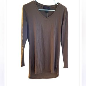 Cowgirl legend tunic length blouse. Size medium.  (based on measurements.) NWT